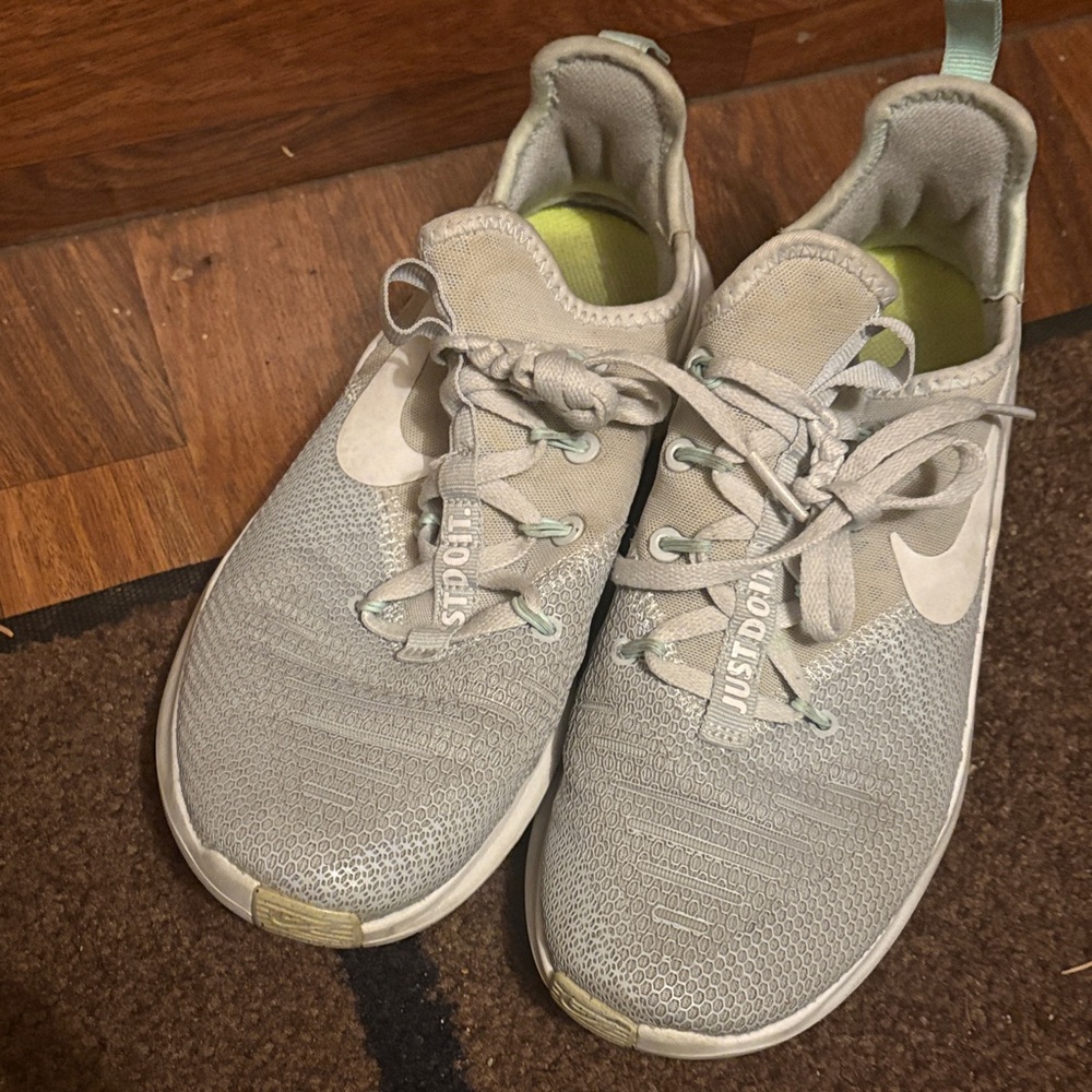 Nike Light Running Shoes
